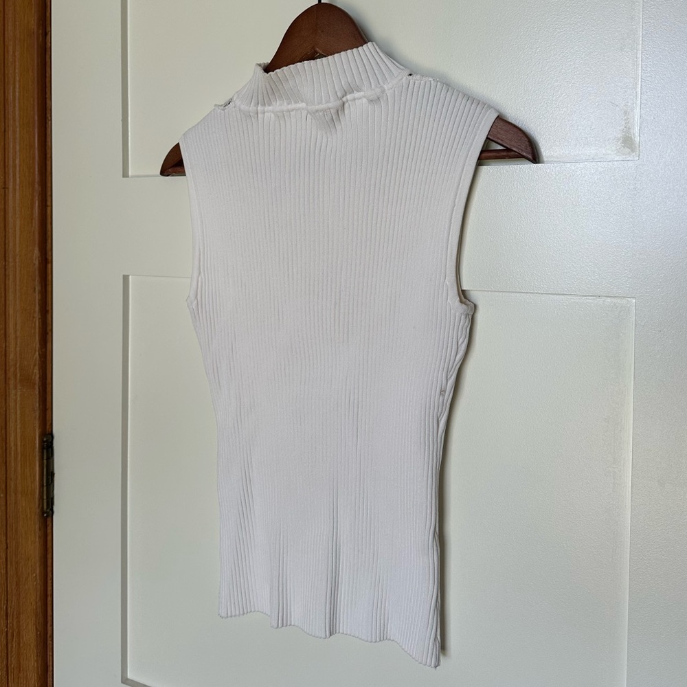 XL Ribbed crochet accent top - Picture 2 of 4